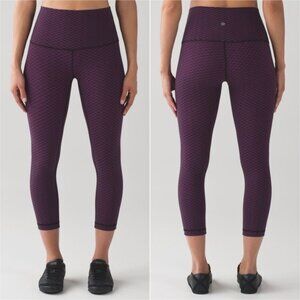Lululemon Athletica purple high rise jacquard yoga pants size 8
